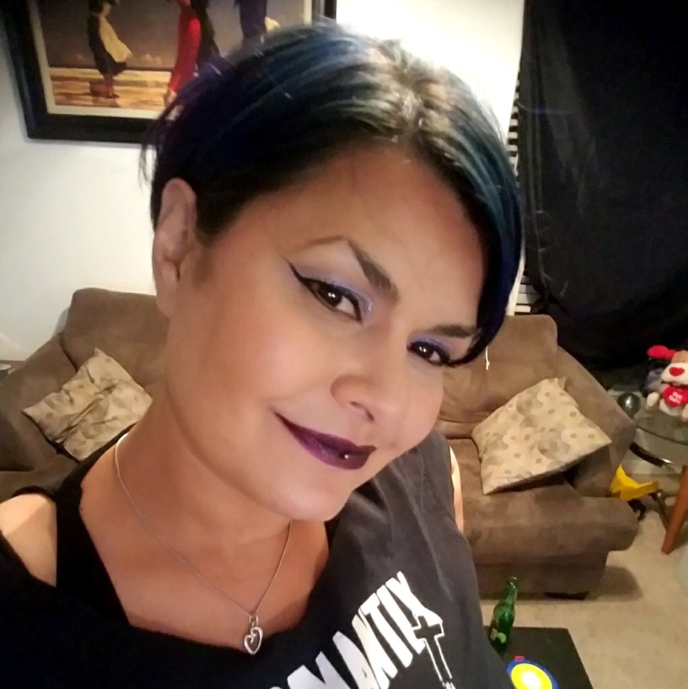 Meet your Posher, Leslie